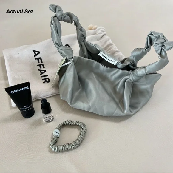 NWT: CROWN AFFAIR KNOT BAG WITH MINIS GIFT SET (O/S)